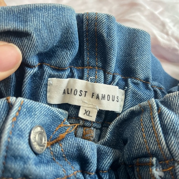 Almost Famous Blue Jean Shorts - Picture 2 of 3